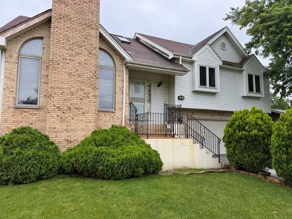 223 S Dante Avenue , Glenwood, IL 60425