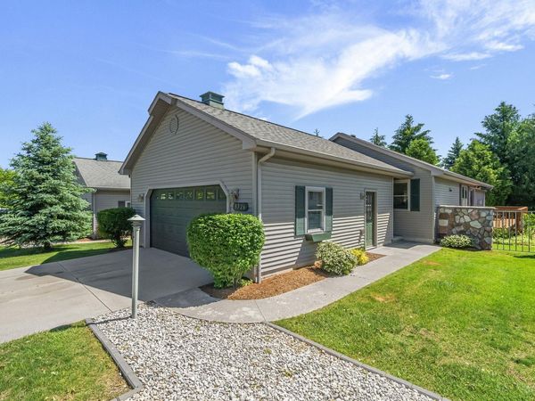 3726 Creekside Drive, Unit 51, Traverse City, MI 49684