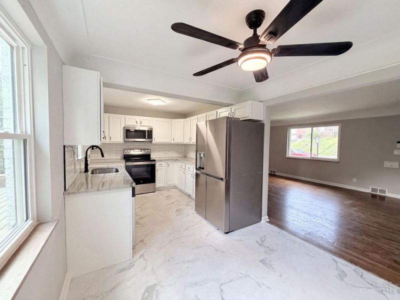 577 Lowell Avenue, Cincinnati, OH 45220 Photo 6