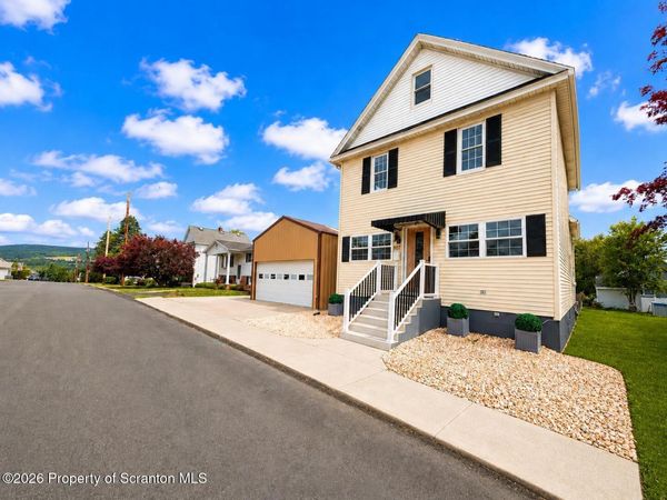 807 Murray Street , Throop, PA 18512