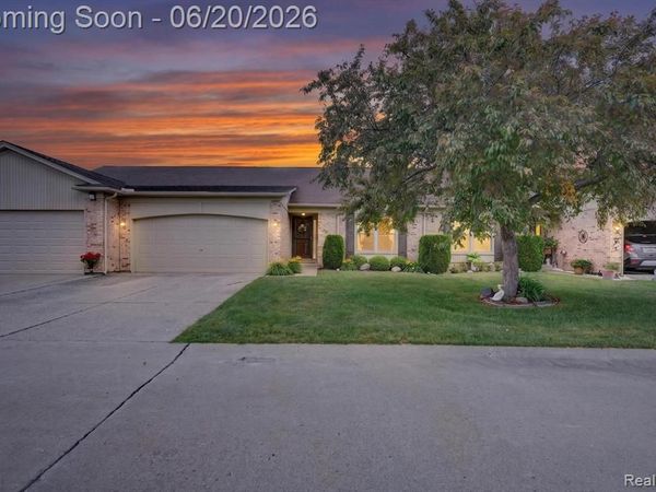 15905 New Bedford Drive, Clinton Twp, MI 48038