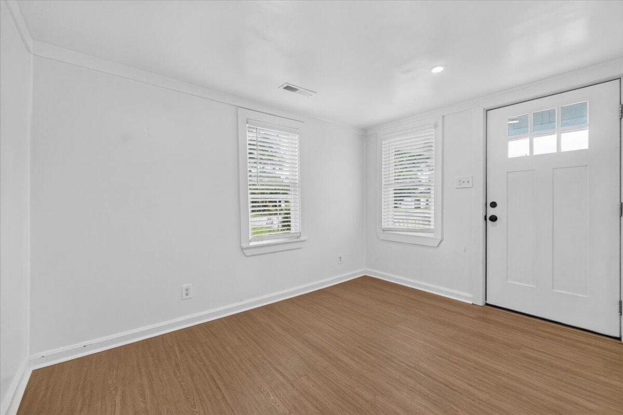 2023 Hugo Avenue Photo 11