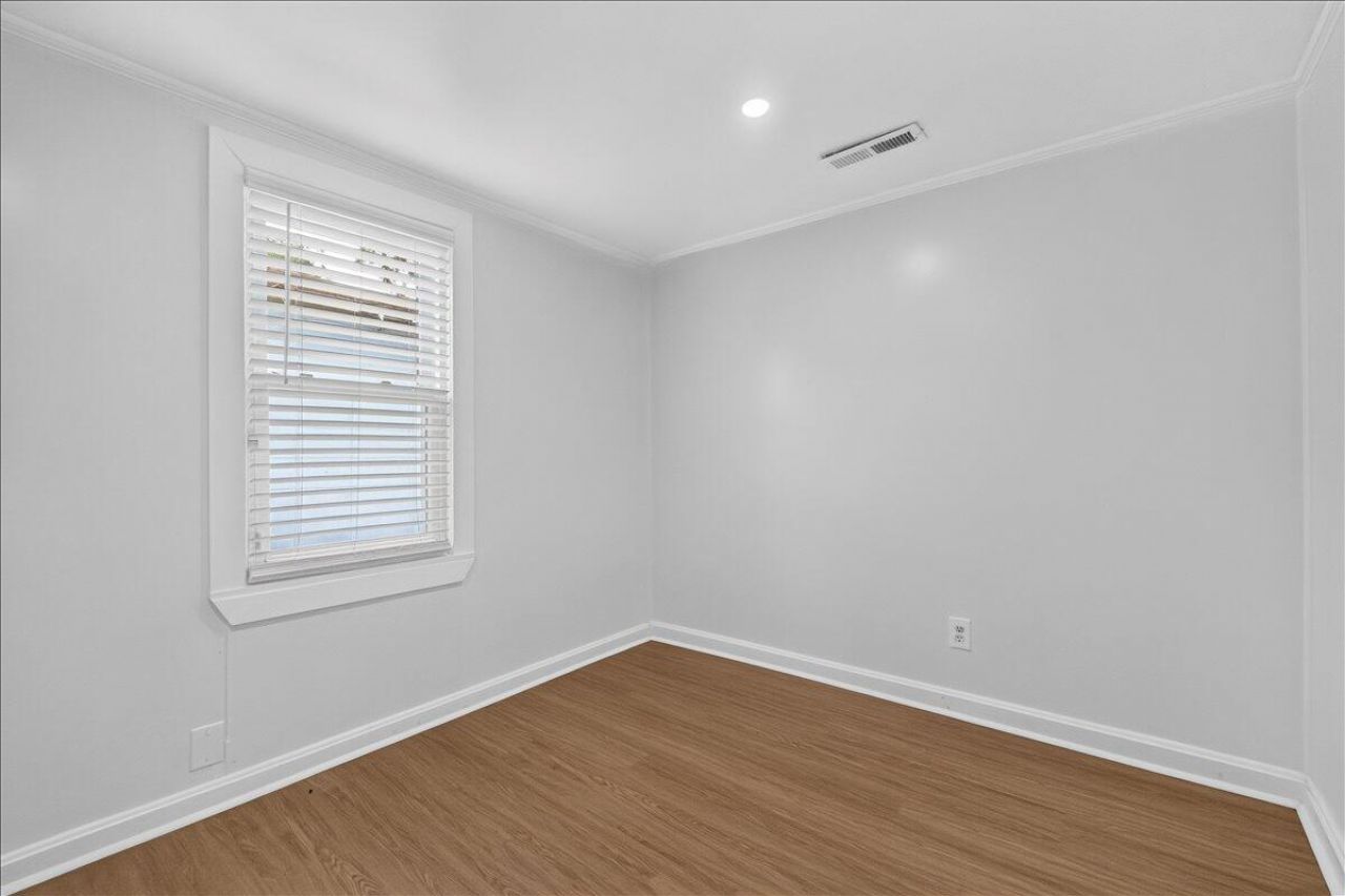 2023 Hugo Avenue Photo 13