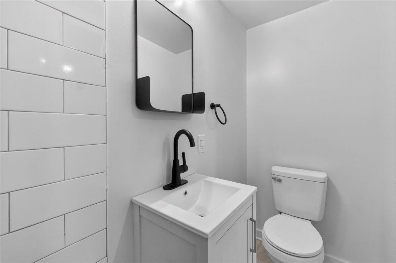 2023 Hugo Avenue Photo 17