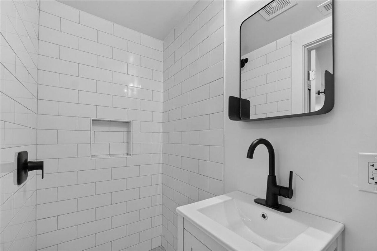 2023 Hugo Avenue Photo 18