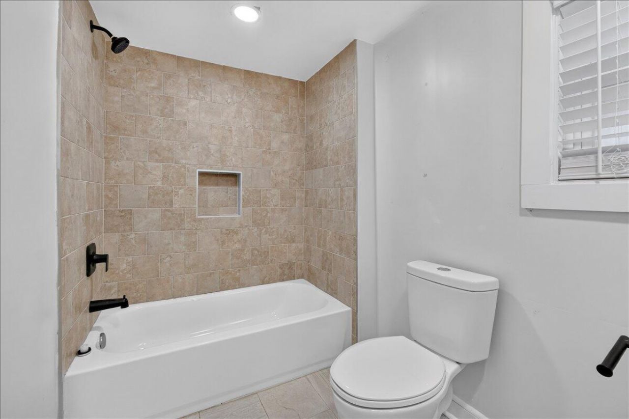 2023 Hugo Avenue Photo 20