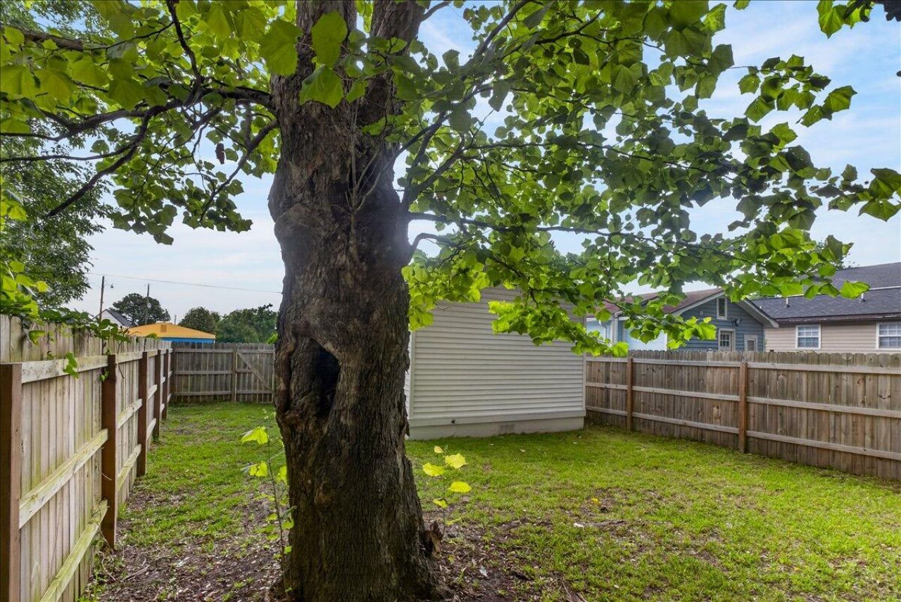 2023 Hugo Avenue Photo 23