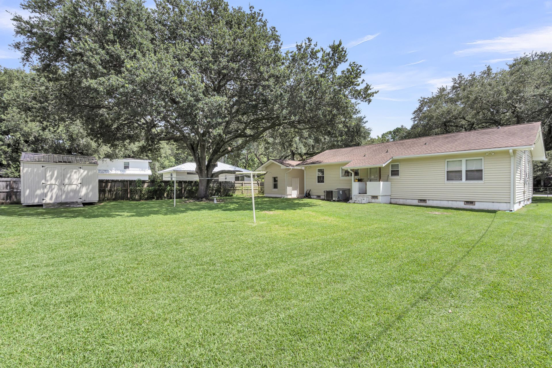 2236 Woodland Shores Road Photo 4