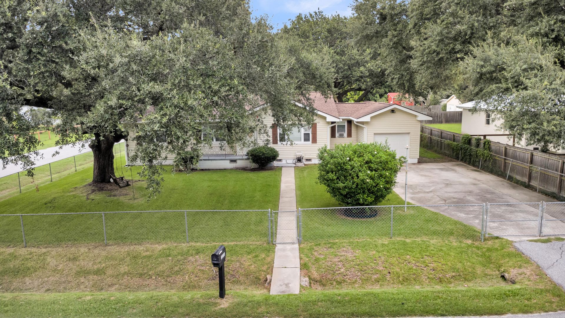 2236 Woodland Shores Road Photo 7