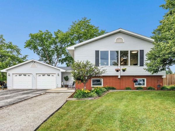 2400 S RIDGE ROAD, Green Bay, WI 54304
