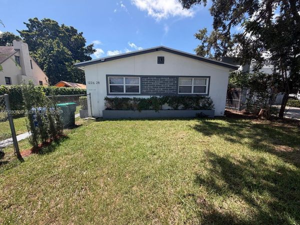 1226 NE 112th St, Unit 1226, Miami, FL 33161