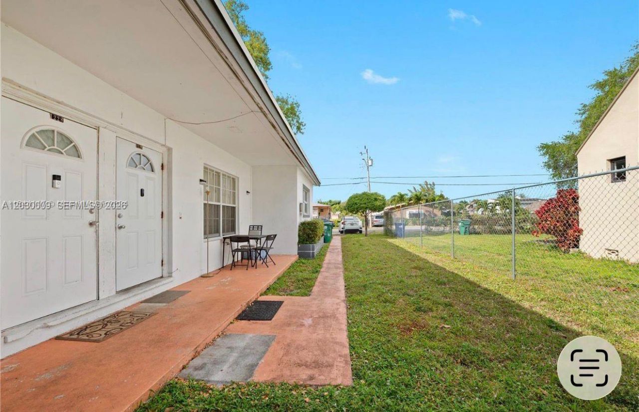 1226 NE 112th St, Unit 1226, Miami, FL 33161 Photo