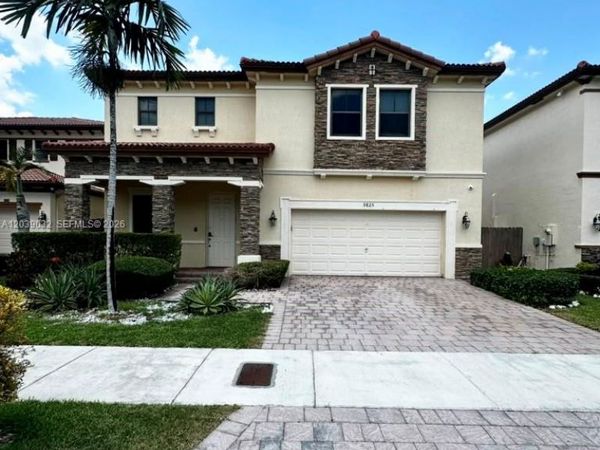 9825 NW 86th Ter , Doral, FL 33178