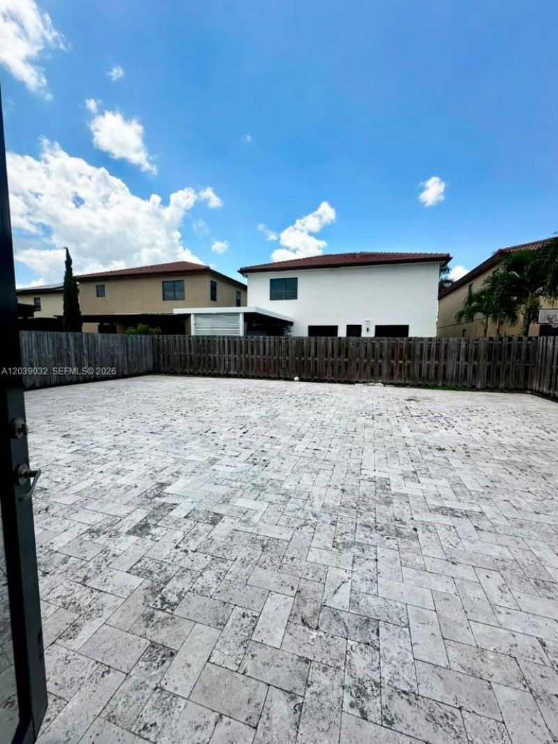 9825 NW 86th Ter , Doral, FL 33178 Photo
