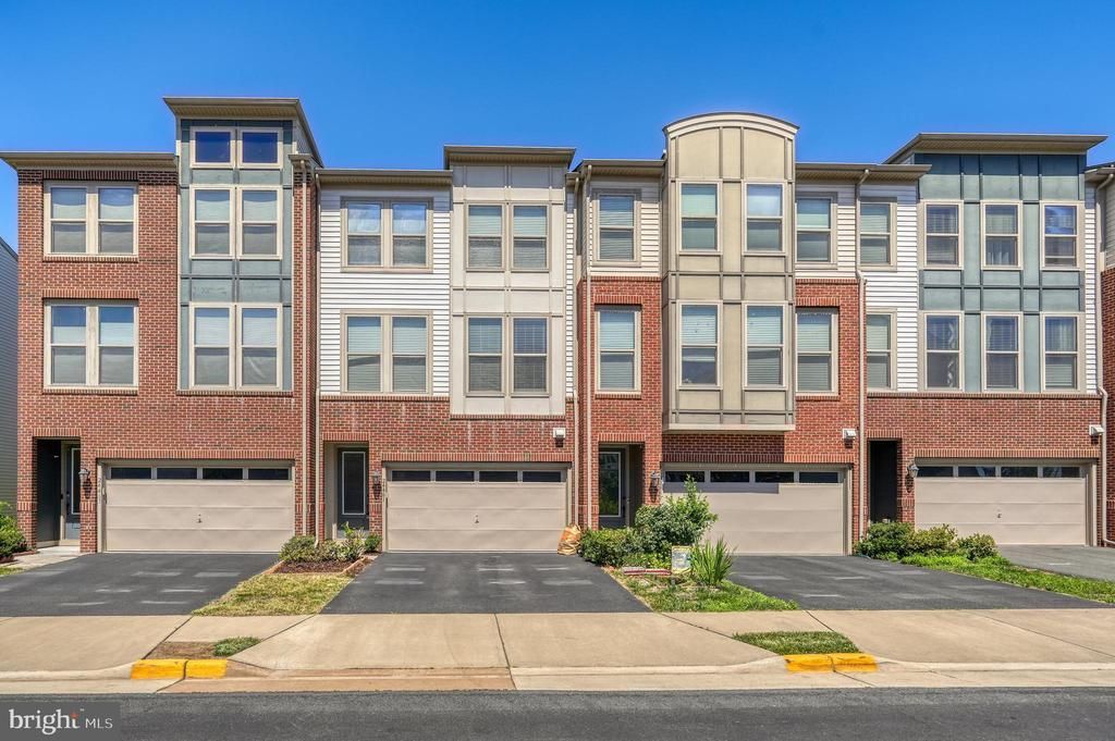 24461 JUNIPER WOODS TER, STERLING, VA 20166