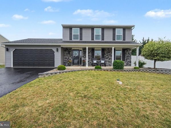 223 EDGEMONT LN, NEWMANSTOWN, PA 17073
