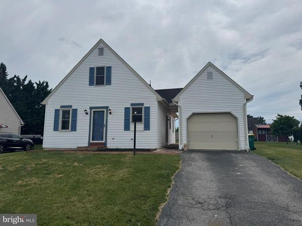 536 BRACKEN DRIVE , CHAMBERSBURG, PA 17201