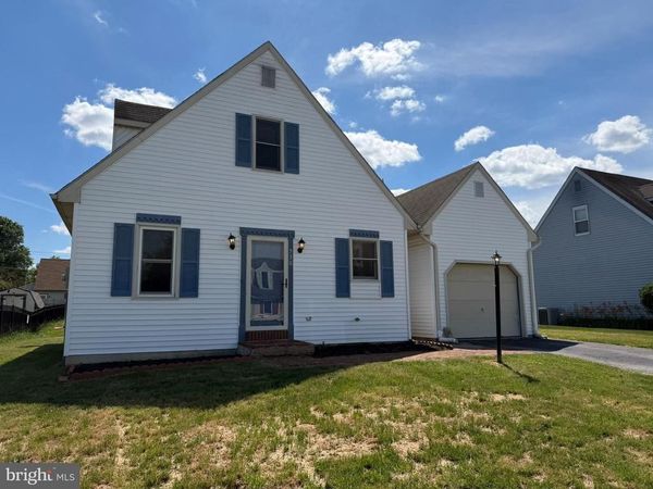 536 BRACKEN DRIVE , CHAMBERSBURG, PA 17201