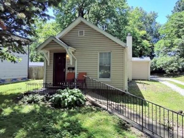 721 N Elizabeth Avenue , Ferguson, MO 63135