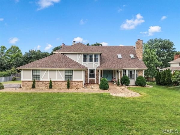 440 Meramec Way, St Charles, MO 63303