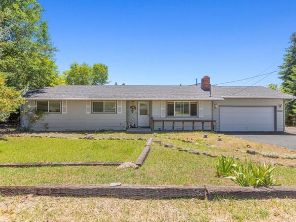6236 Cherry Way, Klamath Falls, OR 97603