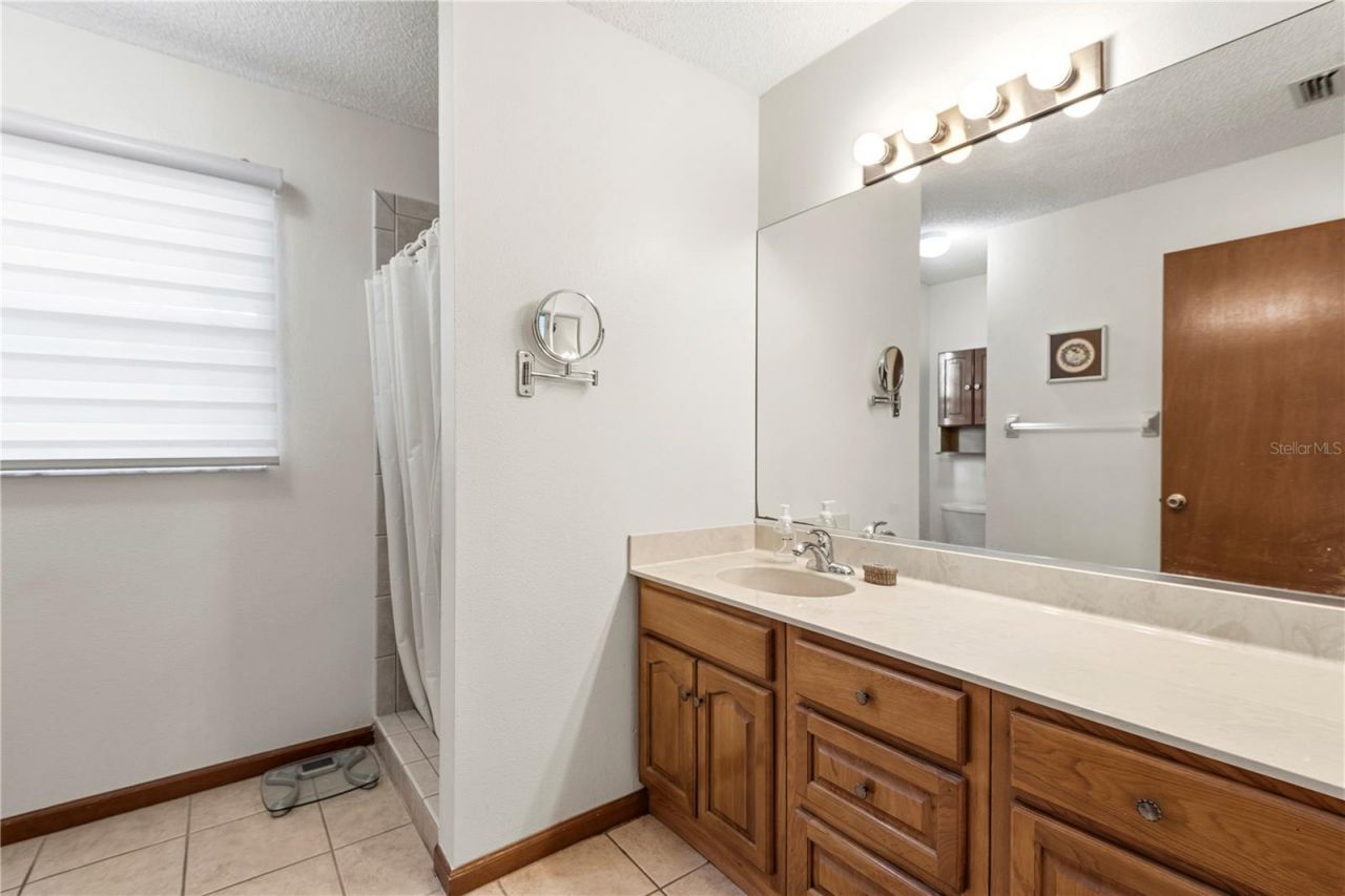 6937 42nd Court E, Sarasota, FL 34243 Photo