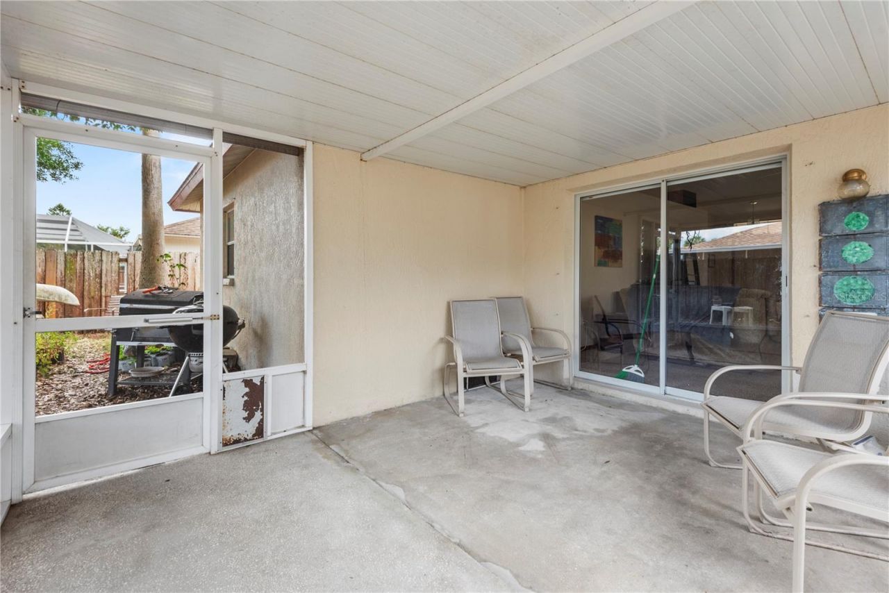 6937 42nd Court E, Sarasota, FL 34243 Photo