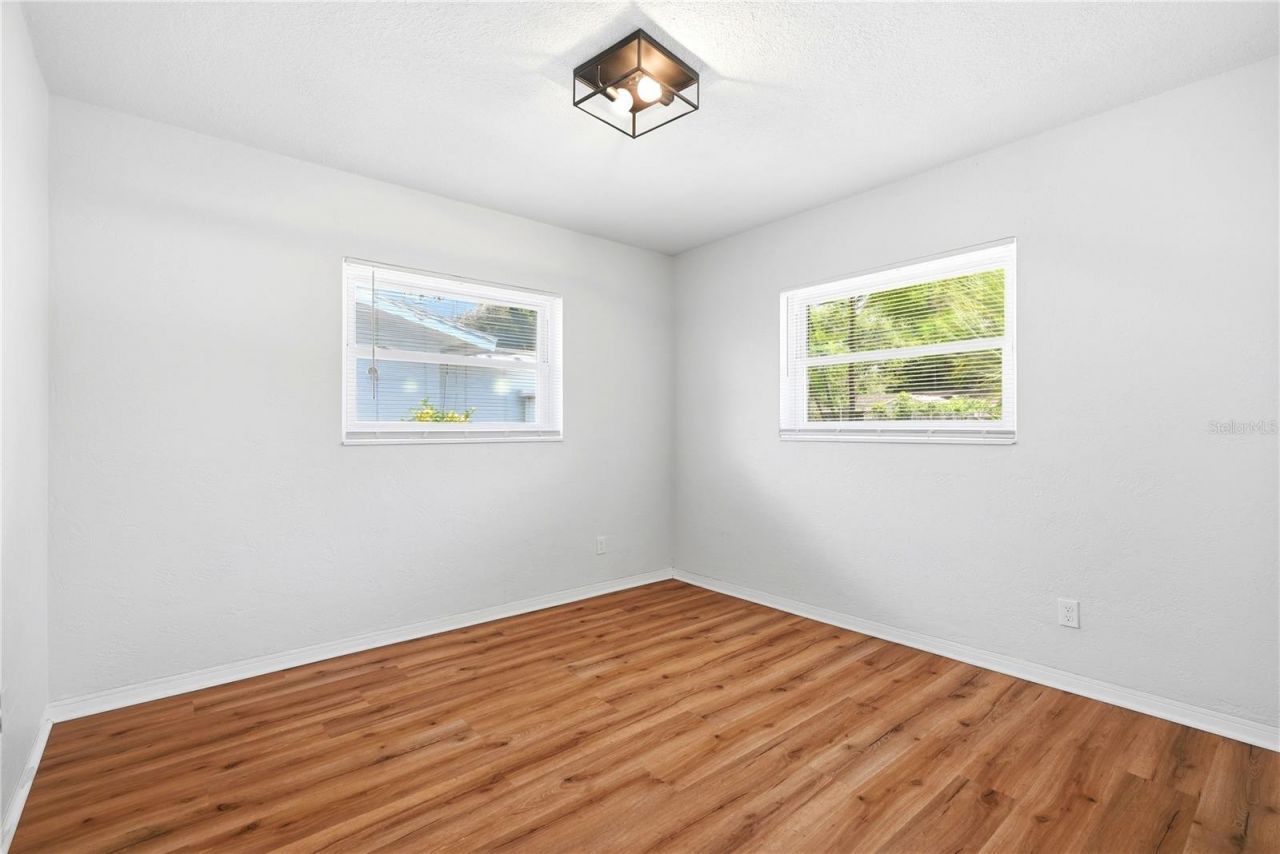 5586 30th Avenue N, Saint Petersburg, FL 33710 Photo