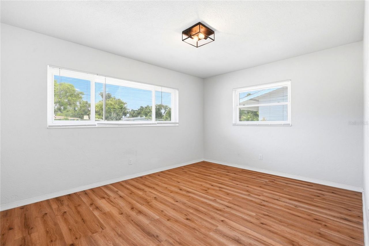 5586 30th Avenue N, Saint Petersburg, FL 33710 Photo