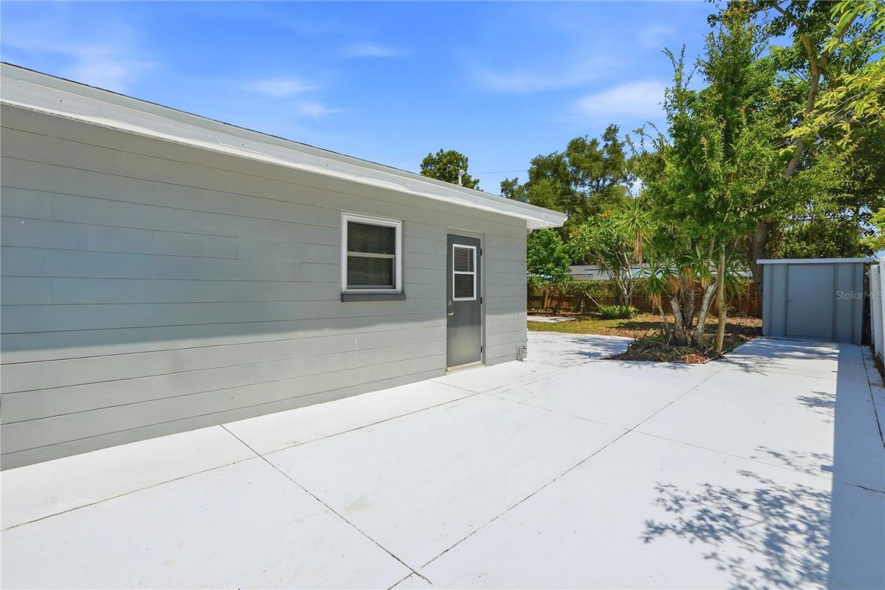 5586 30th Avenue N, Saint Petersburg, FL 33710 Photo