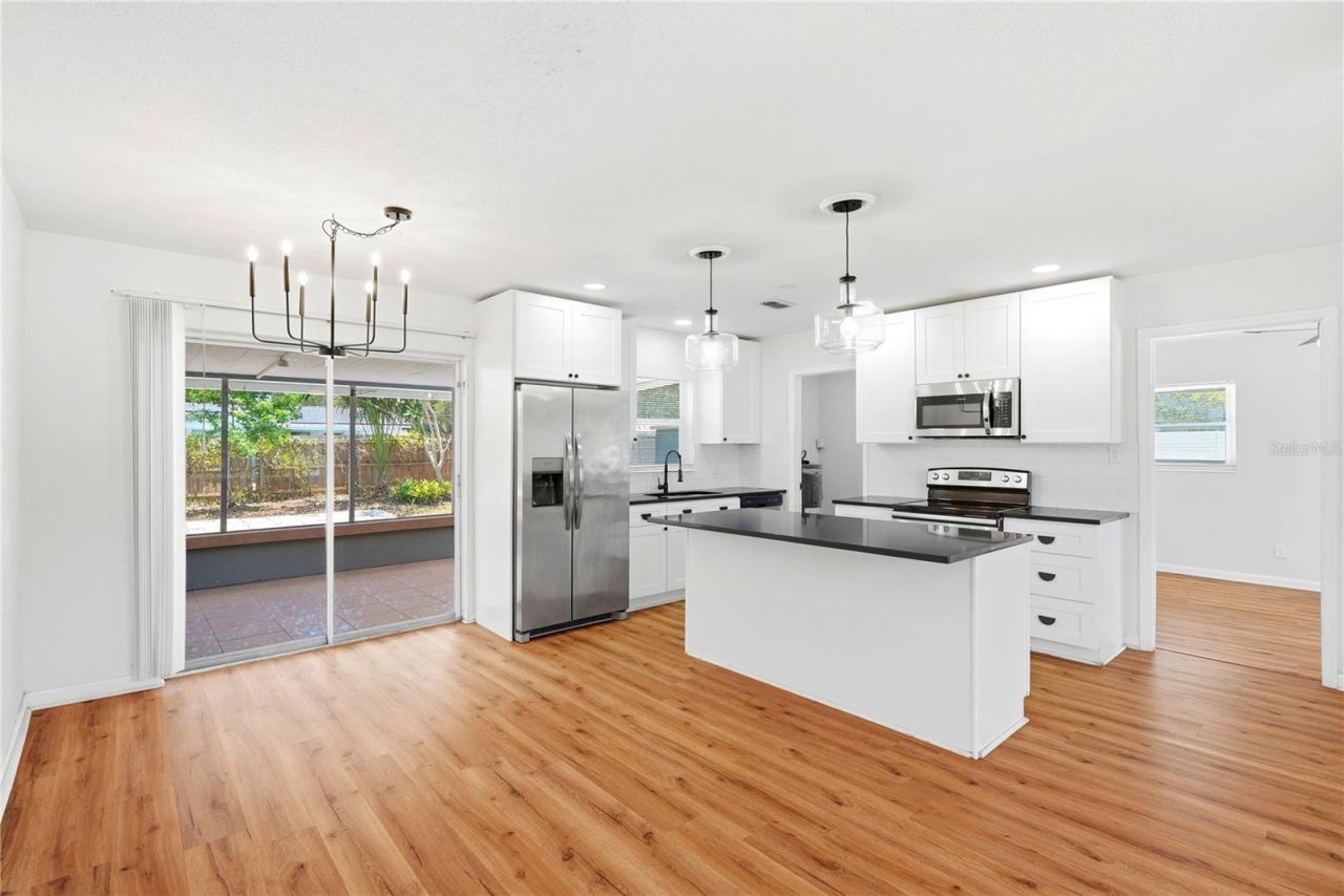5586 30th Avenue N, Saint Petersburg, FL 33710 Photo