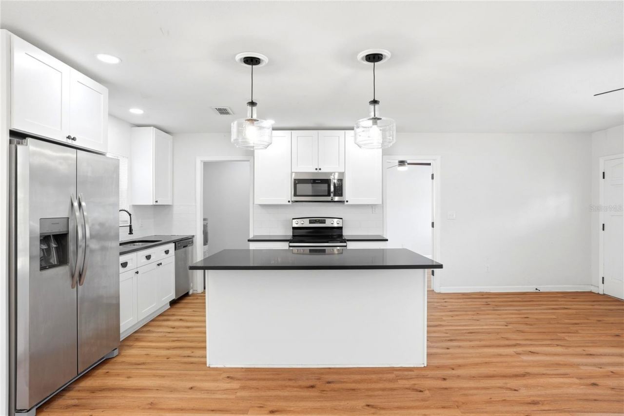 5586 30th Avenue N, Saint Petersburg, FL 33710 Photo