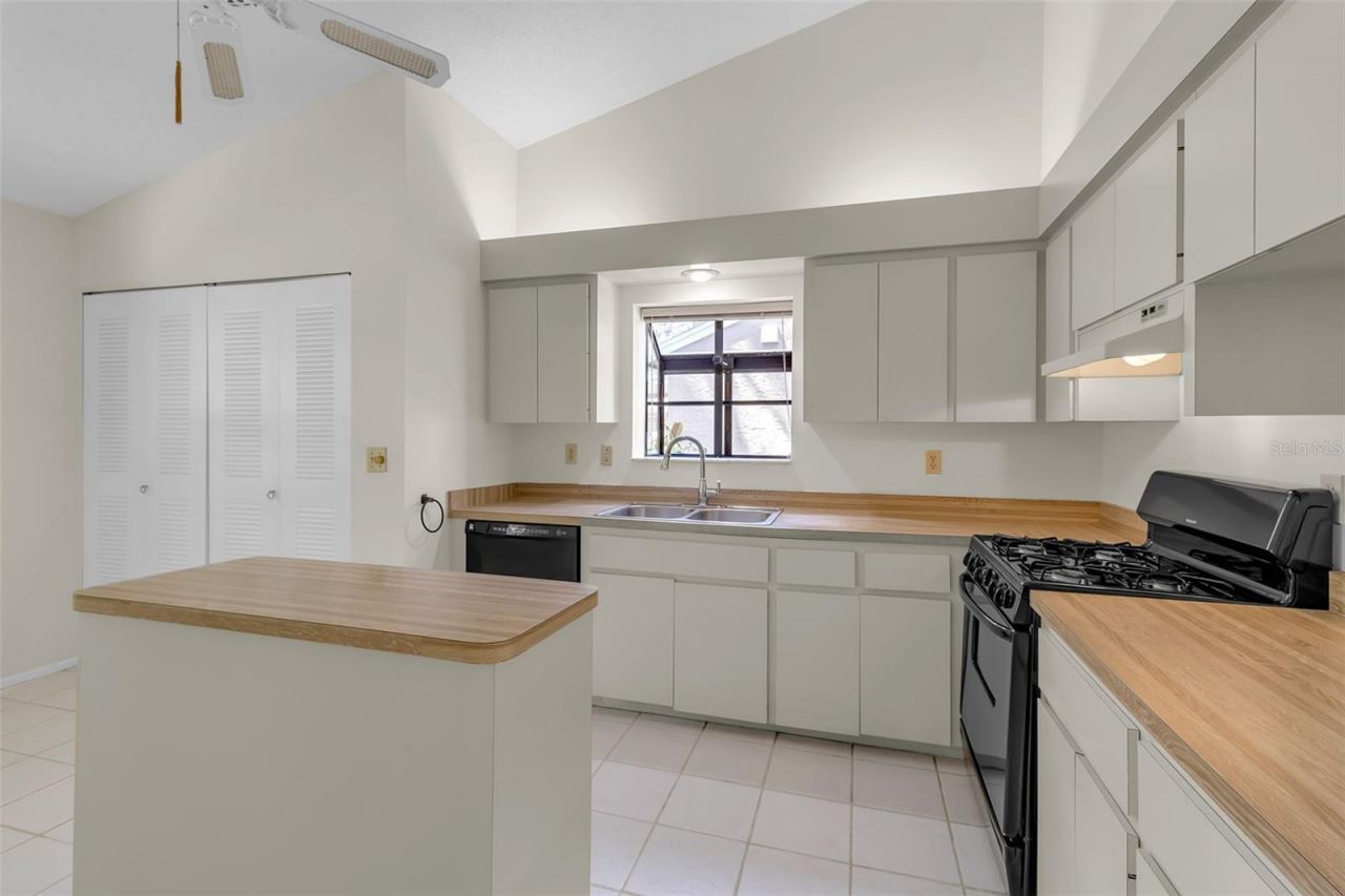 4877 Village Gardens Drive, Unit 193, Sarasota, FL 34234 Photo