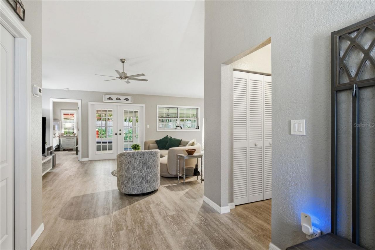 11722 Currie Lane, Unit H1, Largo, FL 33774 Photo