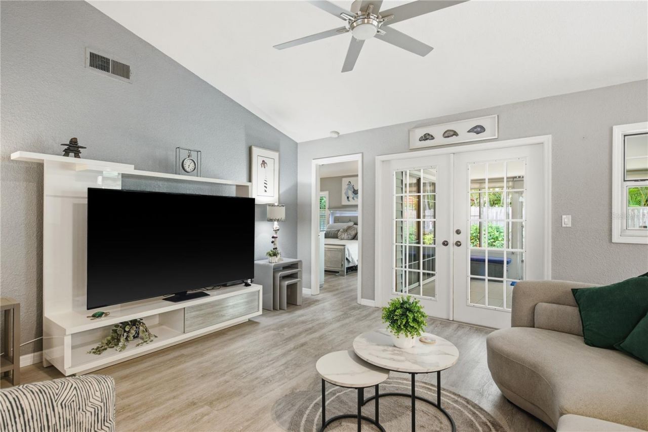11722 Currie Lane, Unit H1, Largo, FL 33774 Photo