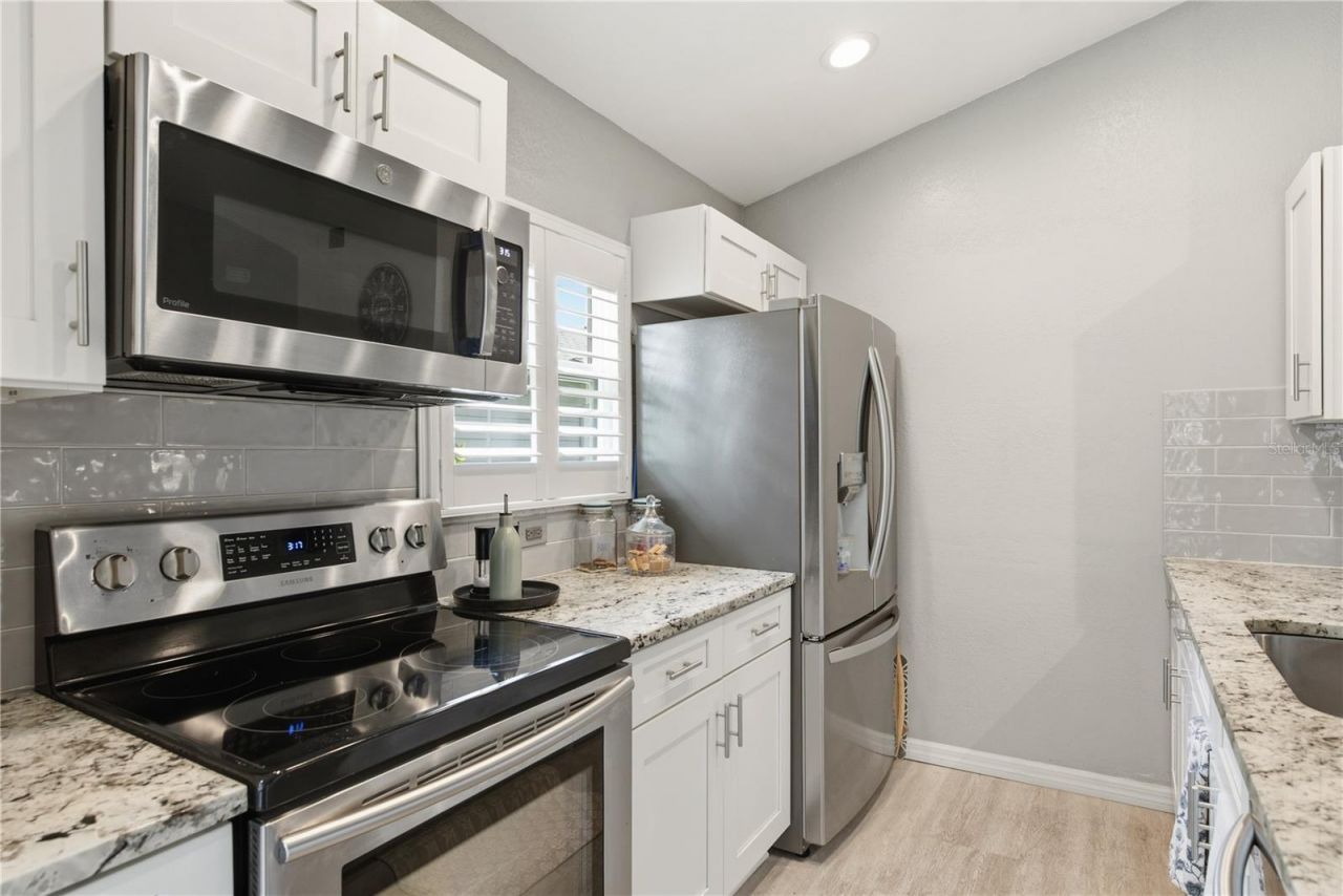 11722 Currie Lane, Unit H1, Largo, FL 33774 Photo