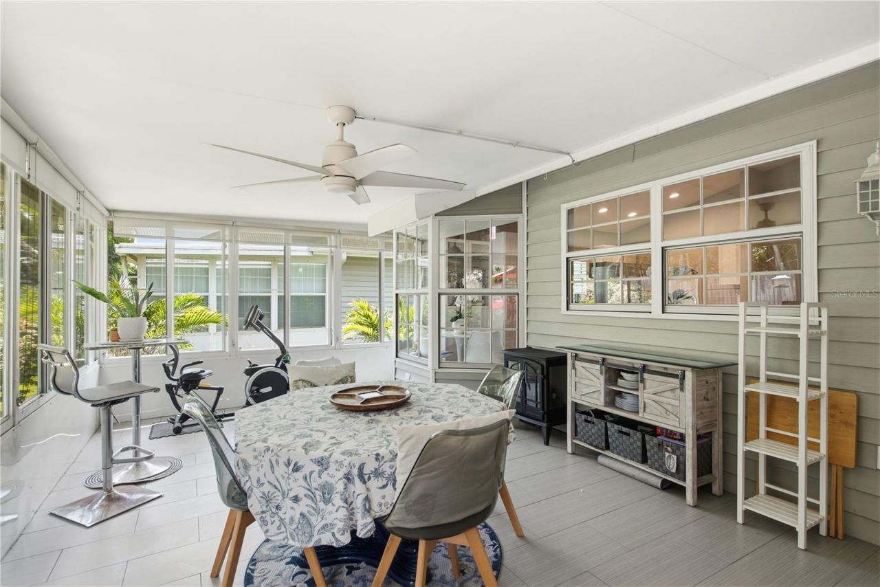 11722 Currie Lane, Unit H1, Largo, FL 33774 Photo