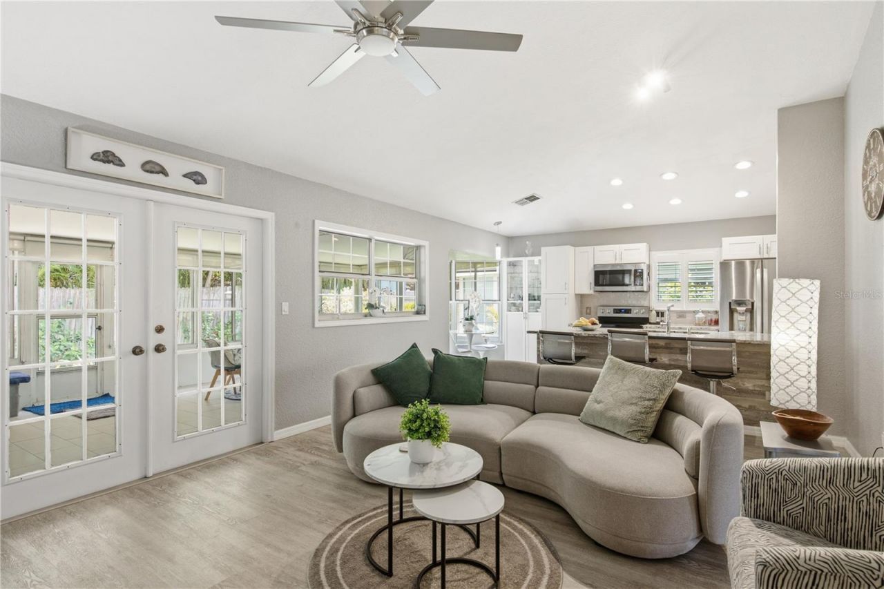 11722 Currie Lane, Unit H1, Largo, FL 33774 Photo