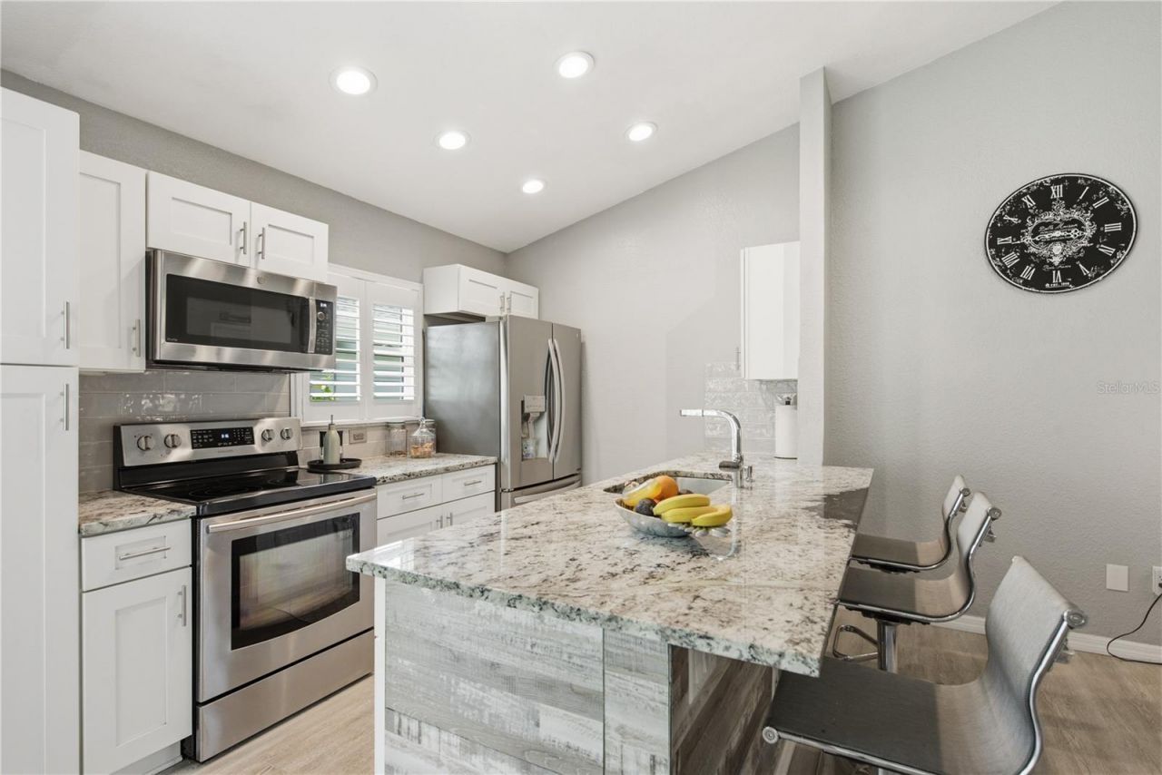 11722 Currie Lane, Unit H1, Largo, FL 33774 Photo