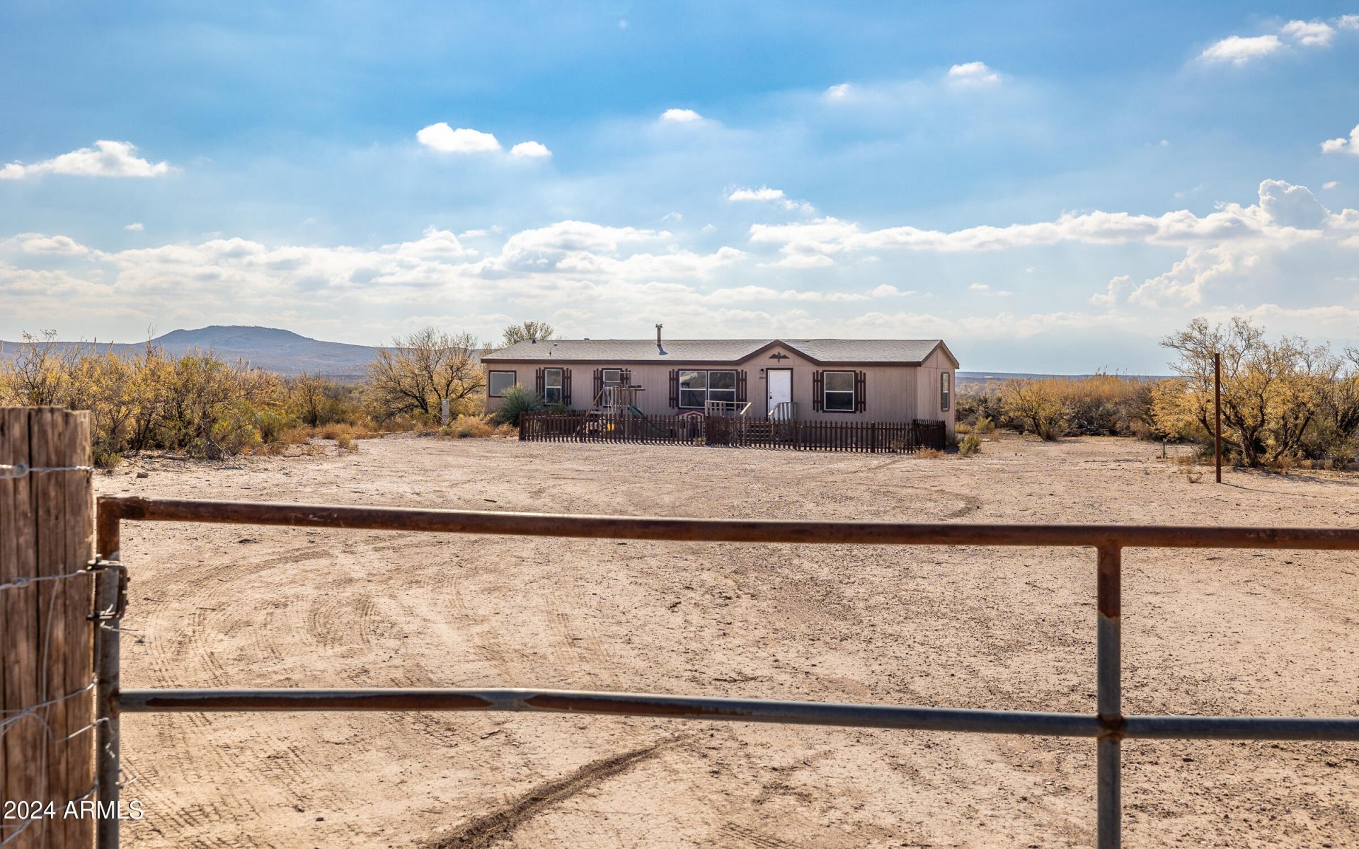 1880 E Hootin Holler Trail, Huachuca City, AZ 85616 Main Photo