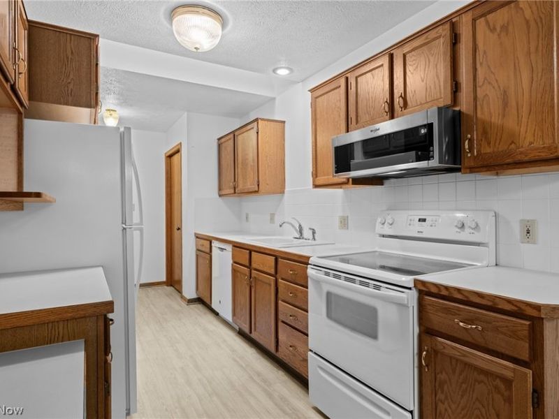 1543 Danube Drive NW, Uniontown, OH 44685 Photo 16