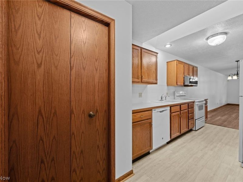 1543 Danube Drive NW, Uniontown, OH 44685 Photo 20