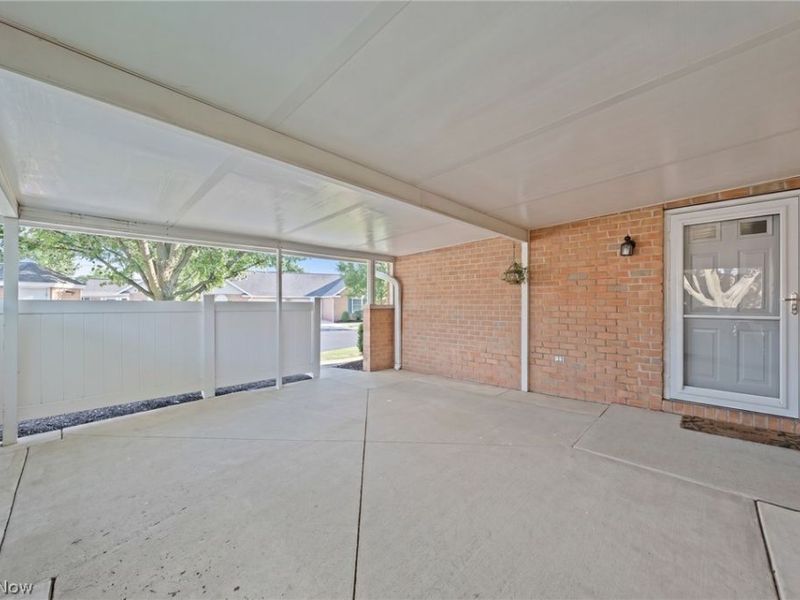 1543 Danube Drive NW, Uniontown, OH 44685 Photo 3