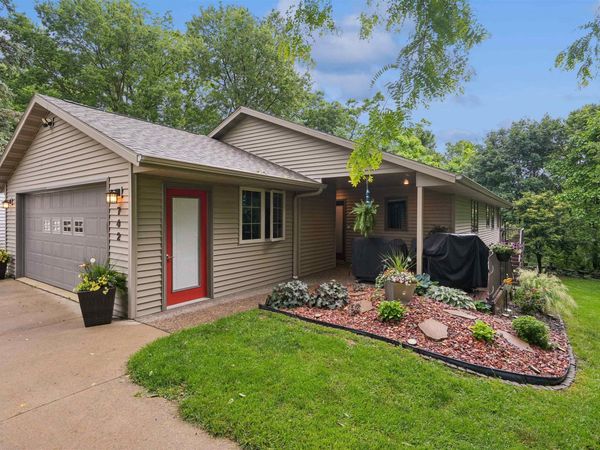 742 Clarke Drive, Dubuque, IA 52001