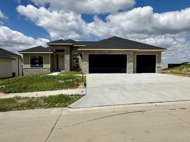 5618 N 199th Street, Elkhorn, NE 68022