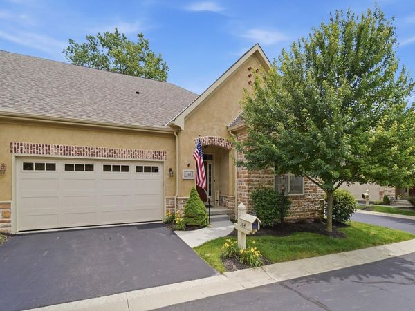 384 Woodgate Lane , Westerville, OH 43082