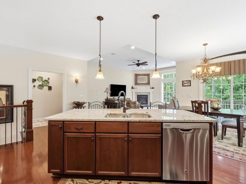 384 Woodgate Lane, Westerville, OH 43082 Photo 12
