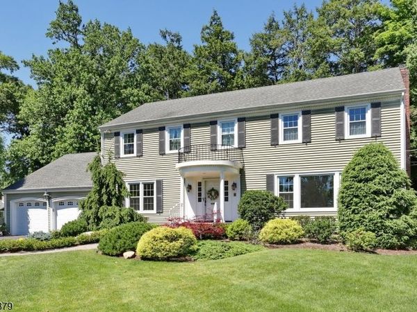 543 Hague Ct, Oradell, NJ 07649