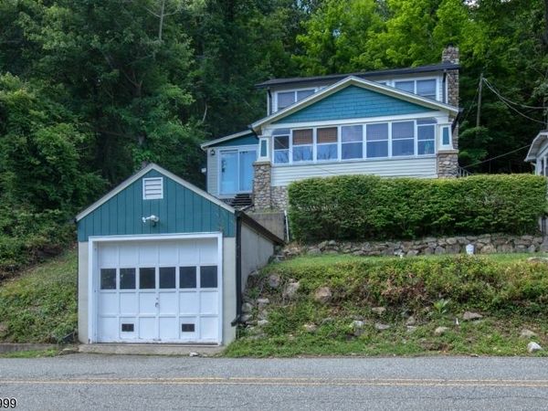 114 Lakeside Dr, Liberty, NJ 07823