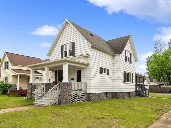 1533 ELIZABETH AVENUE, Marinette, WI 54143